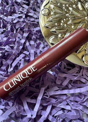 Легендарна зволожуюча помада-бальзам для губ clinique black honey. оригінал