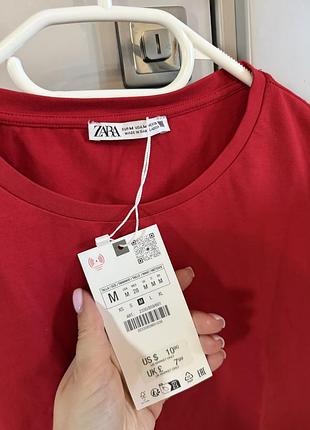 Вкорочена футболка zara, приталена