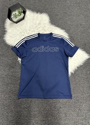 Оригінальна футболка adidas