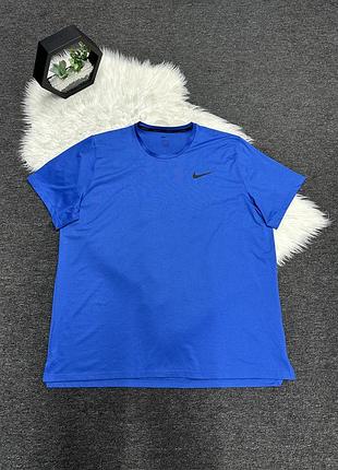 Оригінальна футболка nike