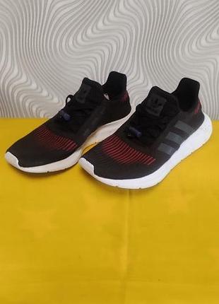 Оригинальные повседневные кроссовки adidas originals swift run