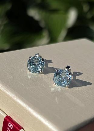Серьги-пусеты из серебра 925 с голубыми цирконами