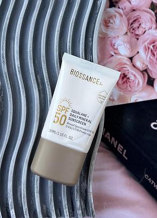 Оригінал мінеральний сонцезахисний крем для обличчя biossance squalane + daily mineral sunscreen sfp 50