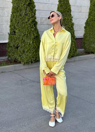 Женский костюм