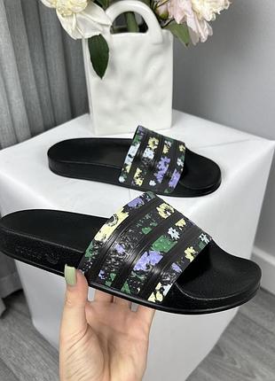Жіночі оригінальні шльопанці adidas