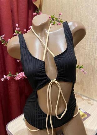 Купальник слитный в рубчик р.s