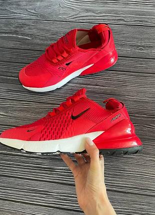 Nike  кроссовки с нюансом