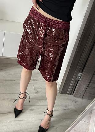 Шорты в пайетках бордовые зара zara бермуды чешуйка по колено блестящие пайеткие широкие шортики трендовые стильные