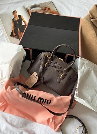 Miu miu aventure nappa leather top-handle bag chocolate [оригінальна коробка]