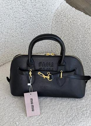 Miu miu aventure nappa leather medium size чорний