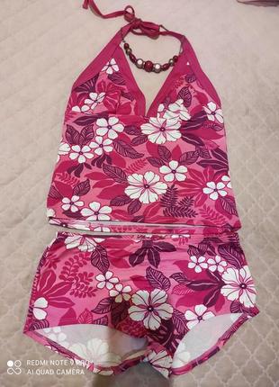Яркий розовый купальник танкини майка и шорты в бассейн или пляж