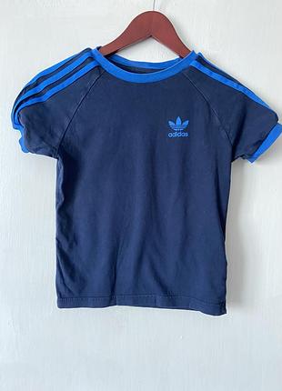 Футболка adidas оригінал темно синя дитяча спортивна футболка