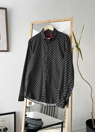 Чоловіча сорочка в принт від hugo boss
