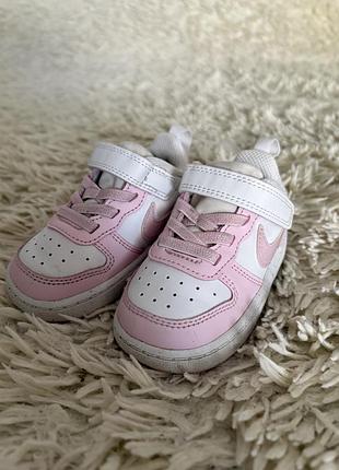 Кросівки для дівчинки nike білі з рожевим 20 розмір шкіряні