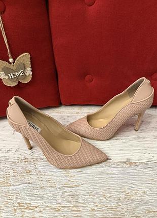 Оригинальный. фирменные туфли-лодочки guess 37р.
