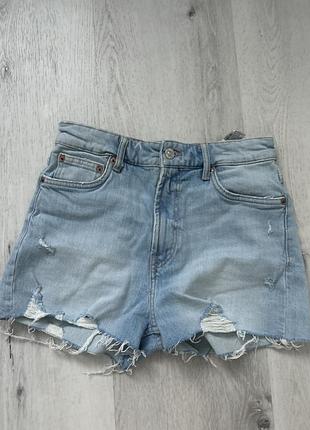 Шорти zara у розмірі 38