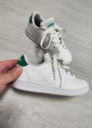 Білі кросівки adidas на шнурівці на хлопчика, розмір 30