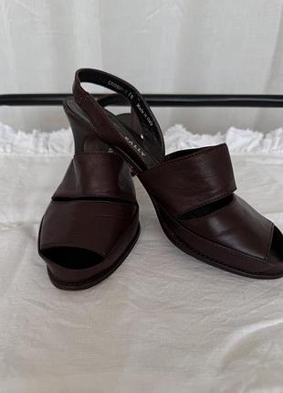 Bally шкіряні босоніжки