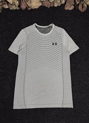 Сортивна футболка under armour