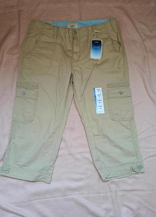 Красивые капри,бриджи levi's,коттон бежевые (красный капри,бриджи левис,бежевого цвета )