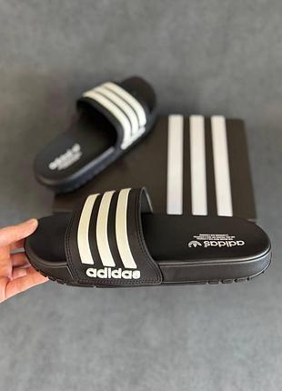 Шльопанці adidas | стильні та зручні