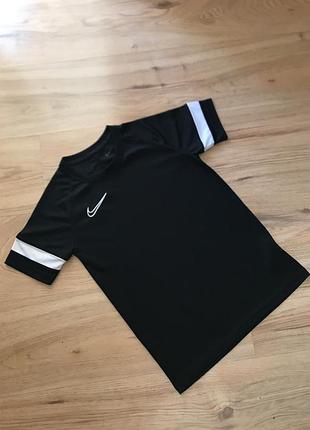 Спортивна дитяча фітнес футболка nike