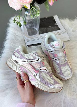 Стильні жіночі кросівки nike v5 rnr beige/pink