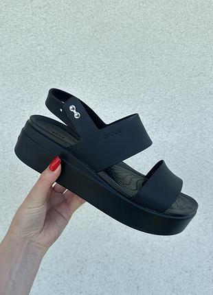 Босоніжки crocs brooklyn на платформі (оригінал) w9
