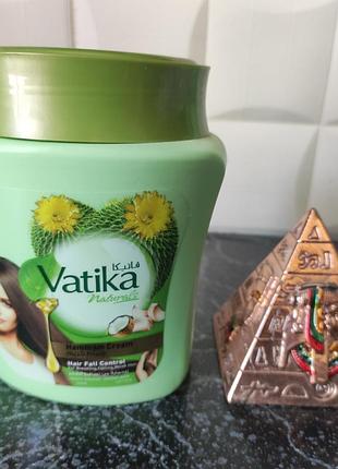 Маска для волос против выпадения с диким кактусом vatika naturals hair fall control dabur 500 мл.