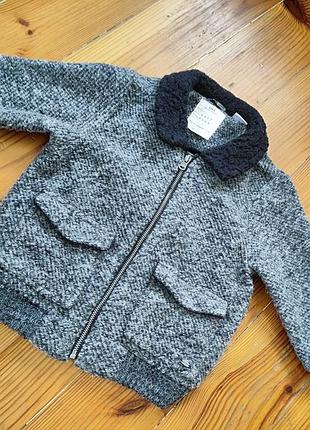 Детская куртка-бомбер от бренда zara из коллекции для мальчиков с шерстью в составе