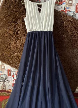Сукня 👗 шіфонова, дуже легка та ніжна.