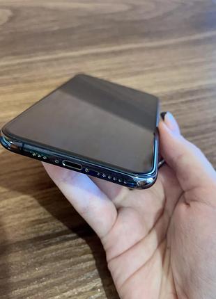 Продам     iphone xs 256gb, оригінал, все працює, 4 чохли в подарунок 3