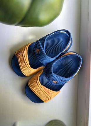 Adidas босоніжки оригінальні