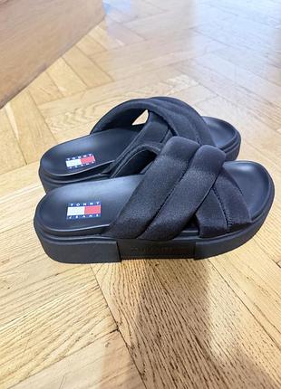 Слайдери tommy hilfiger