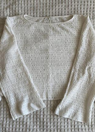 Жіночий лонгслів вільного крою zara в молочному кольорі у розмірі s
