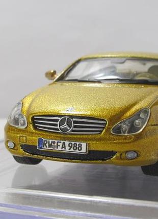 Конверсия золотой mercedes-benz cls 320 cdi 2004, diamond. перекрас, лак, детализация 1:43 бокс