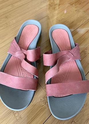 Шлепки кожа clarks