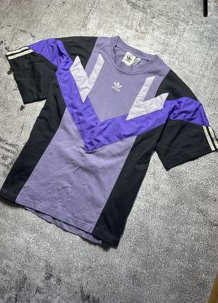 Чоловіча футболка adidas originals rekive