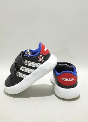Кросівки adidas