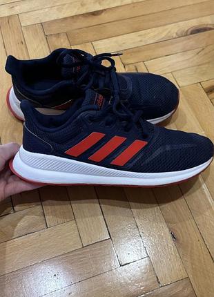 Кросівки adidas 35р
