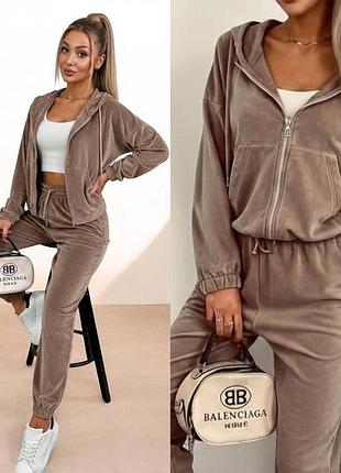 Костюм спортивный велюровый