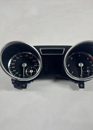 Щиток приборов на mercedes ml w166 а1669003806
