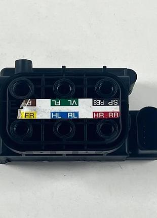 Блок клапанов пневмоподвески на mercedes ml w164/gl x164