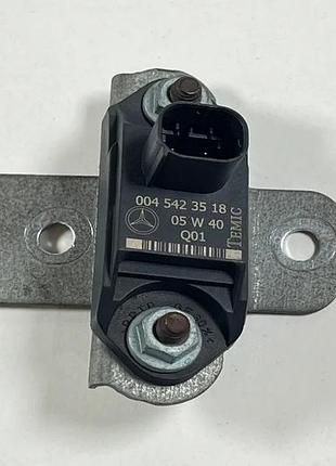 Датчик вертикального ускорения на mercedes ml w166/gle w166 0045423518