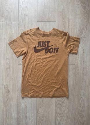 Оригінальна футболка nike - розмір s -big logo