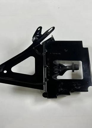 Кронштейн блока керування двигуном на mercedes ml w166/gle a1665452840
