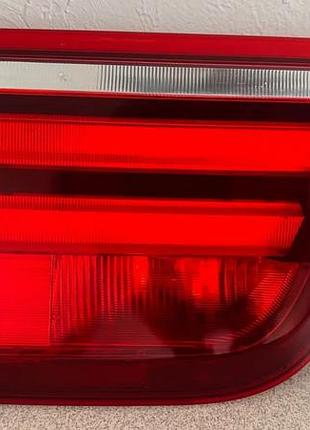 Лівий стоп у кришку багажника на bmw x5 e70 рестайл