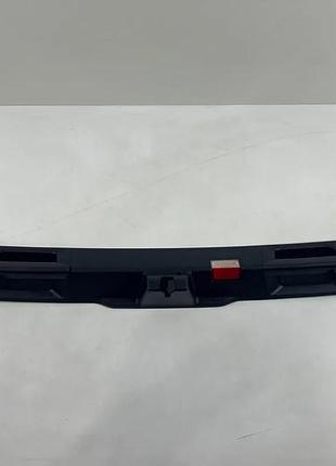 Накладка кришки багажника на mercedes ml w166