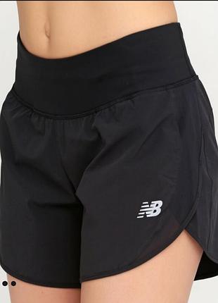 Жіночі шорти new balance.