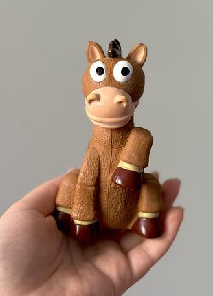 Коник булзай з історії іграшок disney/pixar
